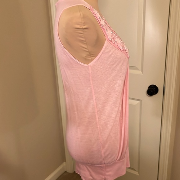 Body Central pink faux pearl embellished V-neck tunic size medium - Picture 6 of 9